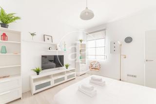 Lloguer Pis  Corre. baja de san pablo. Estudio en alquiler en malasaña