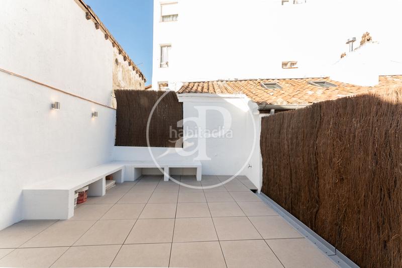 Foto d1782c7d-7e8d-4c22-967a-e2c8608a46da. Alquiler ático  con terraza en san lucas en Justicia-Chueca Madrid