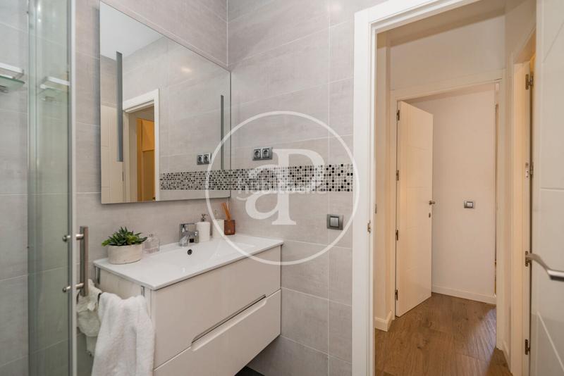 Foto f18bccca-3718-4b5b-931e-d2980469ea7c. Rent flat with heating in Castellana Madrid