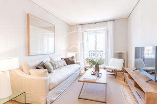 Location Appartement  C. de felipe iv. Piso en alquiler corta estancia junto al parque del retiro