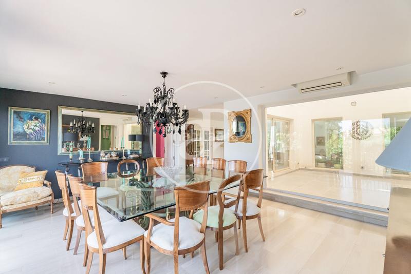 Foto 0dbfeaa2-65a0-49c1-91db-698be216a58a. Casa con riscaldamento parcheggio piscina in Las Lomas Boadilla del Monte