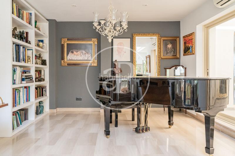 Foto 33fd2d94-de39-4de0-a903-2f3c090a3366. Casa con riscaldamento parcheggio piscina in Las Lomas Boadilla del Monte