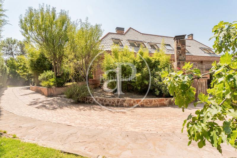 Foto 651c2aa4-5e50-4077-8fb3-7eeb8bb6ae7e. Casa con riscaldamento parcheggio piscina in Las Lomas Boadilla del Monte