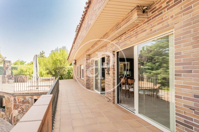 Foto 68d38f1e-e95f-4df2-8844-cbca5d346ef2. Casa con riscaldamento parcheggio piscina in Las Lomas Boadilla del Monte