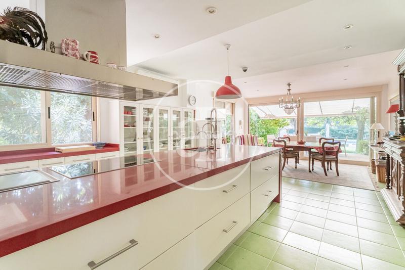 Foto 7c3fea19-fbf2-4dd6-ab28-ae09d07fd86c. Casa con riscaldamento parcheggio piscina in Las Lomas Boadilla del Monte