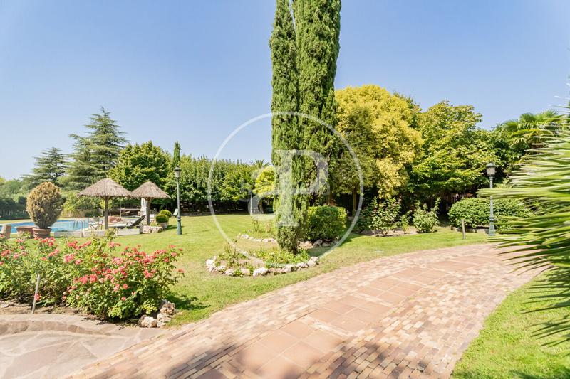 Foto 7d1ad3fe-a102-49b1-bcbf-860a8c8480ab. Casa con riscaldamento parcheggio piscina in Las Lomas Boadilla del Monte