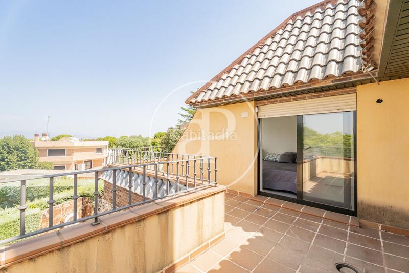 Foto 8ff948a1-ac5e-4b7c-89a7-b0e3c60e2525. Casa con riscaldamento parcheggio piscina in Las Lomas Boadilla del Monte