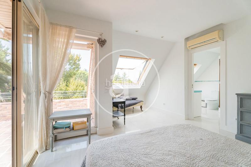 Foto 91988e31-24e4-4d5f-a29c-0fa53f35b419. Casa con riscaldamento parcheggio piscina in Las Lomas Boadilla del Monte