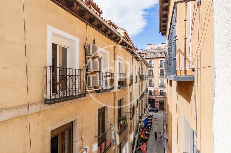 Foto d7b345cb-4811-456d-926d-d860a13ad7c3. Pis amb calefacció a Cortes-Huertas Madrid