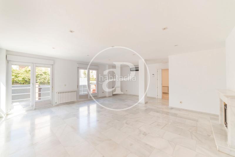 Foto 87bc473d-4b1f-451e-82c8-5cfec89a3d6a. Affitto casa con riscaldamento parcheggio in Peñagrande Madrid