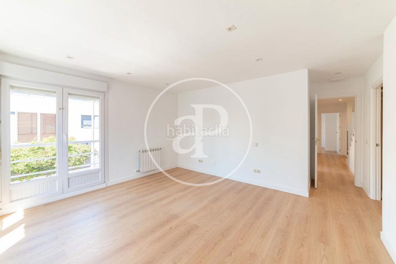 Foto 398a2b06-116b-4a02-b497-77f84961d296. Miete haus mit heizung parking in Peñagrande Madrid