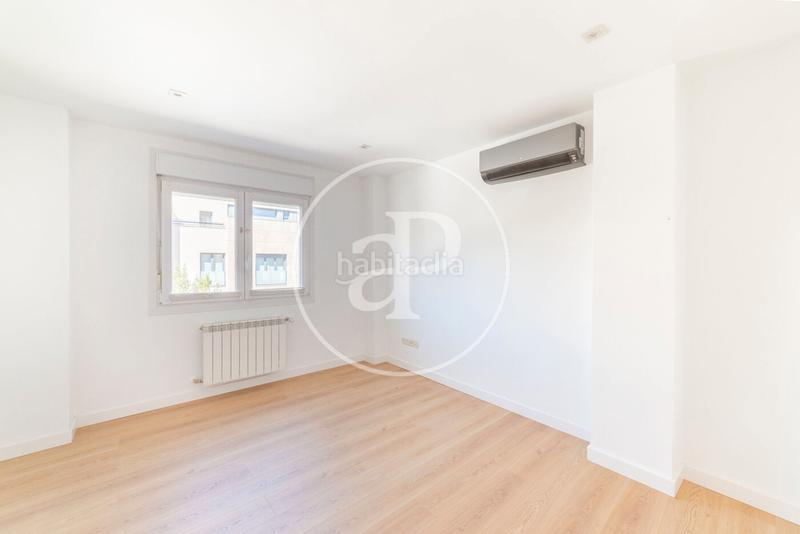 Foto 0cda0a83-16fb-43a6-83f4-a3b401ffaf14. Rent house with heating parking in Peñagrande Madrid