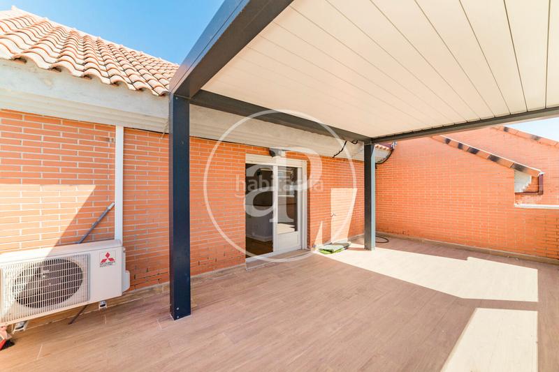 Foto f2761152-c0d2-42d0-92d2-f5f8e0dcb7ab. Rent house with heating parking in Peñagrande Madrid