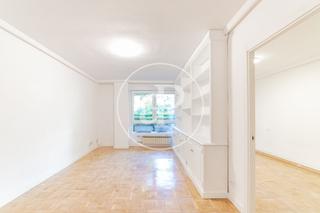 Miete Etagenwohnung  C. de artesa de segre. Piso en alquiler en calle artesa de segre