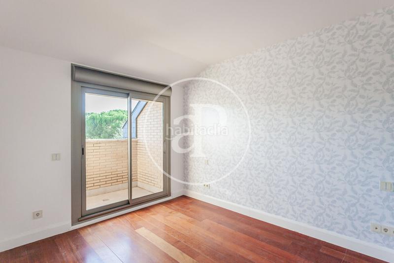 Foto c3c66f92-b8bd-45de-83ab-654366aa1578. Alquiler casa adosada chalet en alquiler en La Finca en Pozuelo de Alarcón