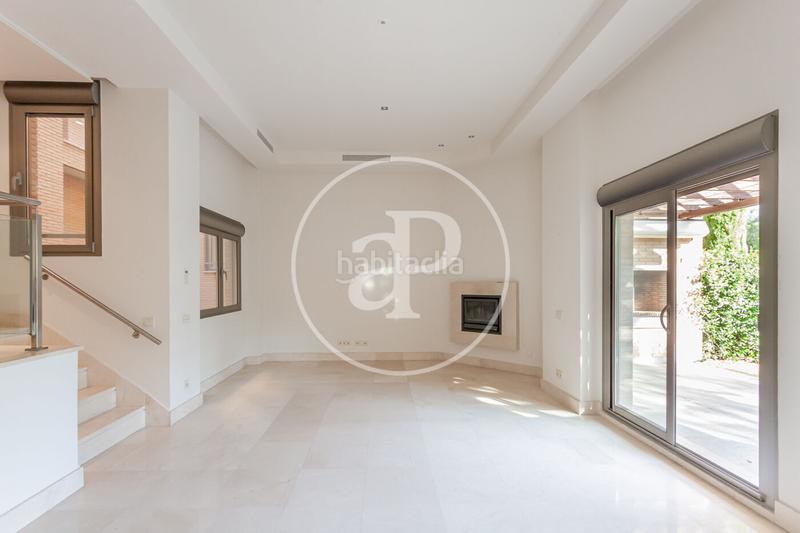 Foto de7d4fe5-c5ac-4c2f-90e2-b08fbb509a43. Alquiler casa adosada chalet en alquiler en La Finca en Pozuelo de Alarcón