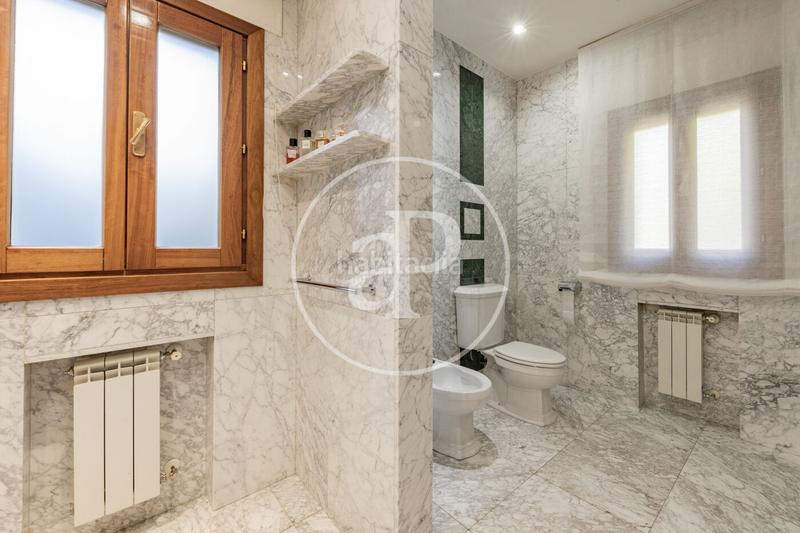 Foto 1e4f24c4-588c-42f0-9b0e-5d2a371667b9. Casa amb calefacció aparcament piscina a Conde Orgaz - Piovera Madrid