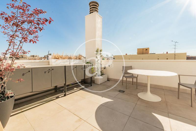 Foto 9e7f9068-e333-4628-9f40-0e6473c68a3d. Location attique avec chauffage parking dans Lista Madrid