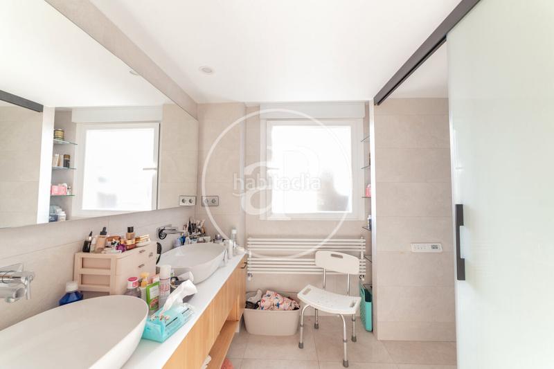 Foto d0eed53f-7fbd-4ba8-b3bd-5b41634aedf6. Àtic amb calefacció piscina a Mirasierra Madrid