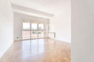 Location Appartement à Universidad-Malasaña. Piso en alquiler en plaza de españa