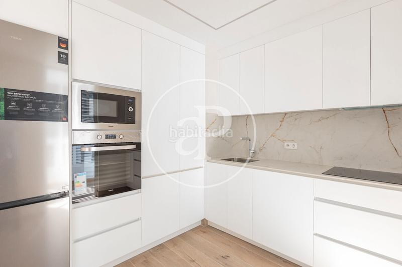 Foto 24bc1ff1-27bc-4a6e-a4fd-acc46d69a4bf. Rent flat with heating parking in Pacífico Madrid