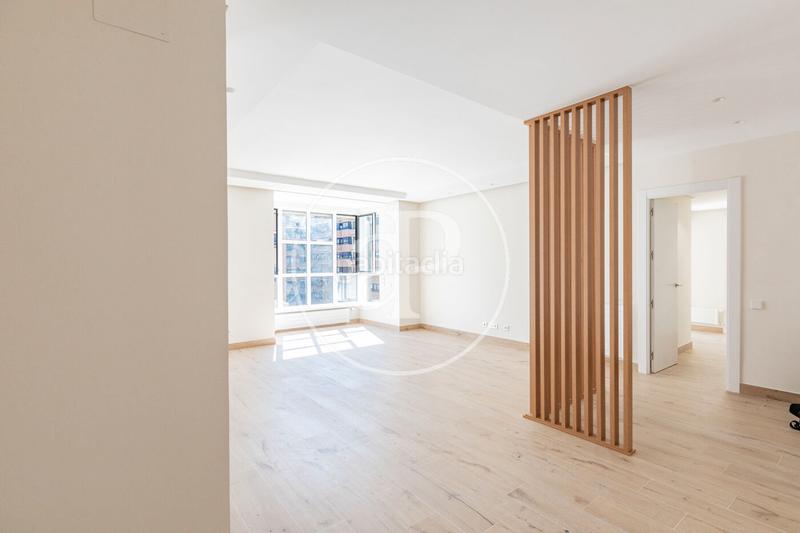 Foto b46581c7-3d33-4963-8dbc-47ede79ee386. Rent flat with heating parking in Pacífico Madrid