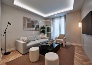 Pis  C. de tetuán. Piso en venta en sol