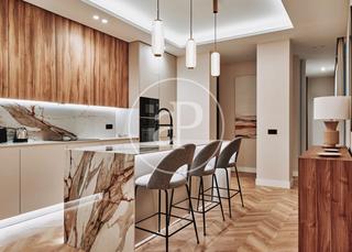 Pis  C. de tetuán. Piso en venta en sol