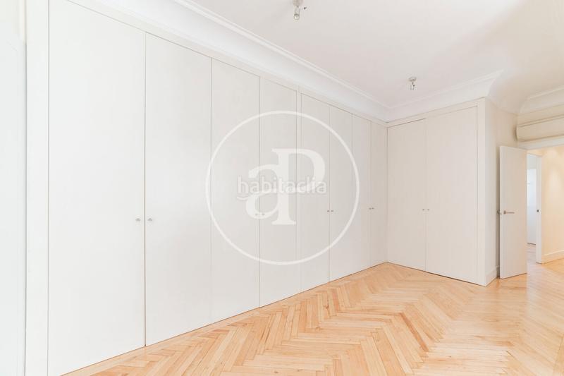 Foto 2dcc1e1a-1400-4fe4-a903-03cddfa96a56. Rent flat with heating in Almagro Madrid