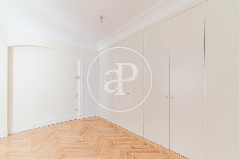 Foto 33f57086-65d6-4452-8302-44db7682a308. Rent flat with heating in Almagro Madrid