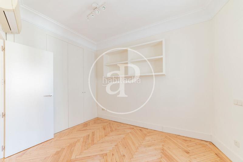 Foto 3df990d5-1973-434a-a40d-79b0880279d2. Rent flat with heating in Almagro Madrid