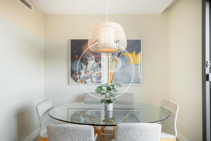 Foto 5a1a198f-c7f4-4a05-91c6-529e58fcffd2. Rent penthouse with heating parking in Goya Madrid