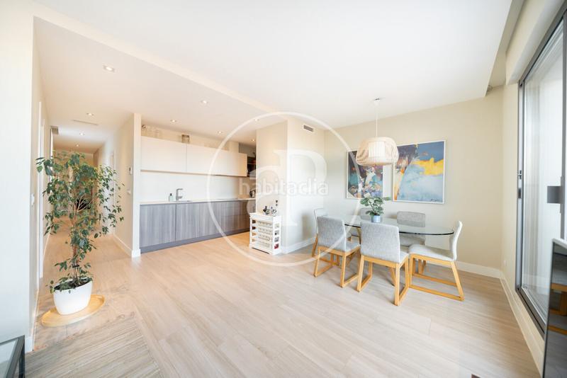 Foto 6a4cdcae-e1cd-4082-b27b-0732bce6b91d. Rent penthouse with heating parking in Goya Madrid