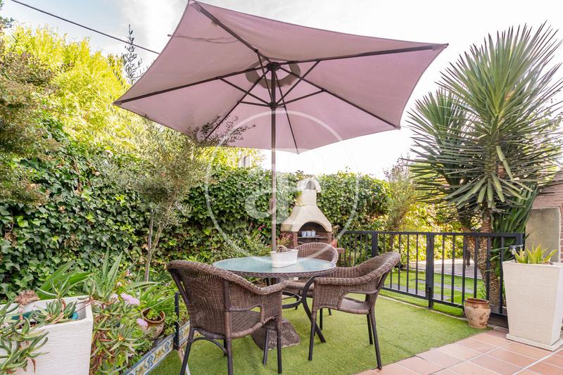 Foto 3ab8f3bd-603e-40ff-821a-99e46825b4cb. Reihenhaus mit heizung parking pool in Estación Pozuelo de Alarcón