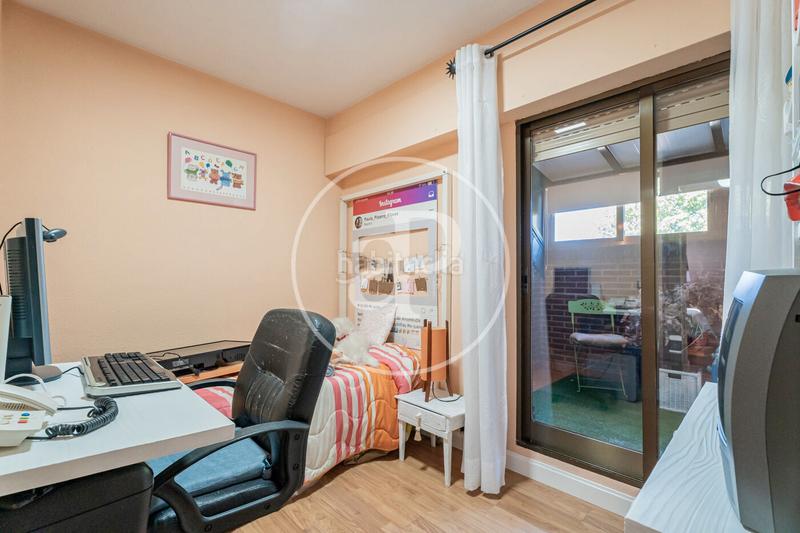 Foto 4e0b191d-2d3b-44d8-a9d1-6271f71d8198. Reihenhaus mit heizung parking pool in Estación Pozuelo de Alarcón