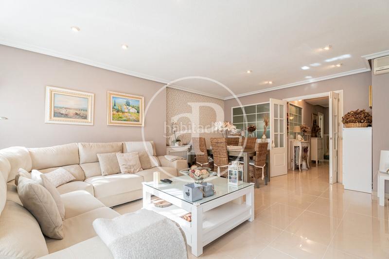 Foto 786dbf88-dbee-41bb-9e8f-55020c029d3d. Reihenhaus mit heizung parking pool in Estación Pozuelo de Alarcón