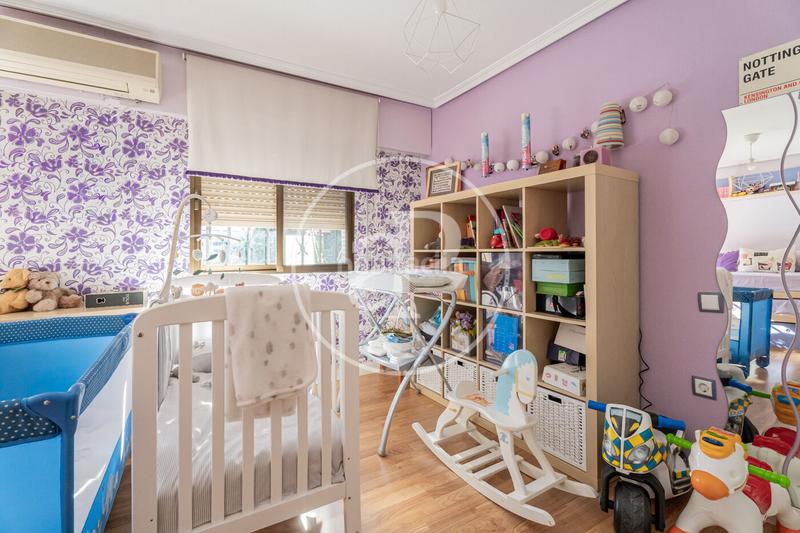 Foto 7af78fb9-df15-4418-b8ab-7ddfe89f8cad. Reihenhaus mit heizung parking pool in Estación Pozuelo de Alarcón