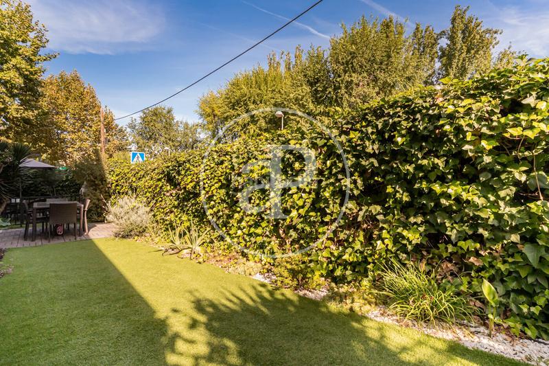 Foto b015ed7e-8961-4770-a95f-6a56979ed7c3. Reihenhaus mit heizung parking pool in Estación Pozuelo de Alarcón