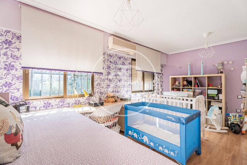 Foto ce4117b0-625c-412b-9097-58661d0182d6. Reihenhaus mit heizung parking pool in Estación Pozuelo de Alarcón