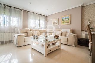 Casa adosada en Estación. Chalet adosado en venta pozuelo