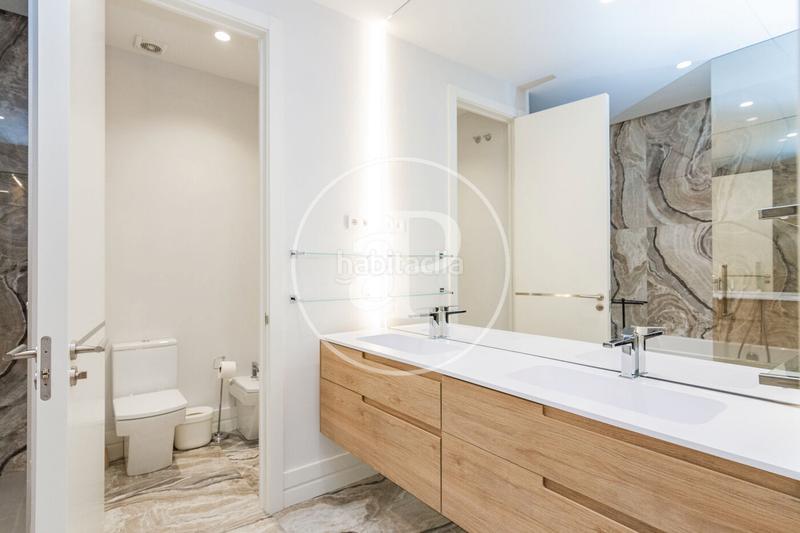 Foto 77a56e19-9618-49e5-86d5-25d2ef378744. Location appartement avec chauffage parking dans Cortes-Huertas Madrid