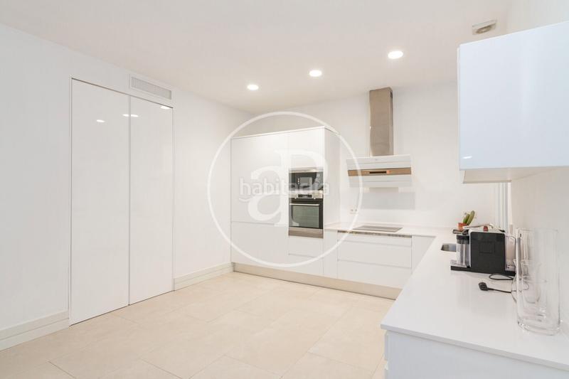 Foto 861cc59e-7ead-449e-a95c-7e7e28151acc. Rent flat with heating parking in Cortes-Huertas Madrid