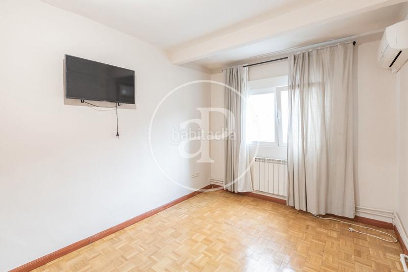 Foto f7076b9e-7d48-43f3-aed7-94f0a8cfb292. Alquiler piso  en alquiler en calle lopez de hoyos en Madrid