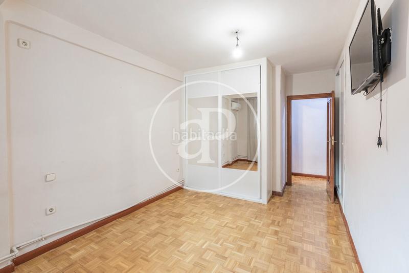 Foto 9657a236-e6c2-413d-8852-05085beea0d5. Miete etagenwohnung mit heizung in Colina Madrid