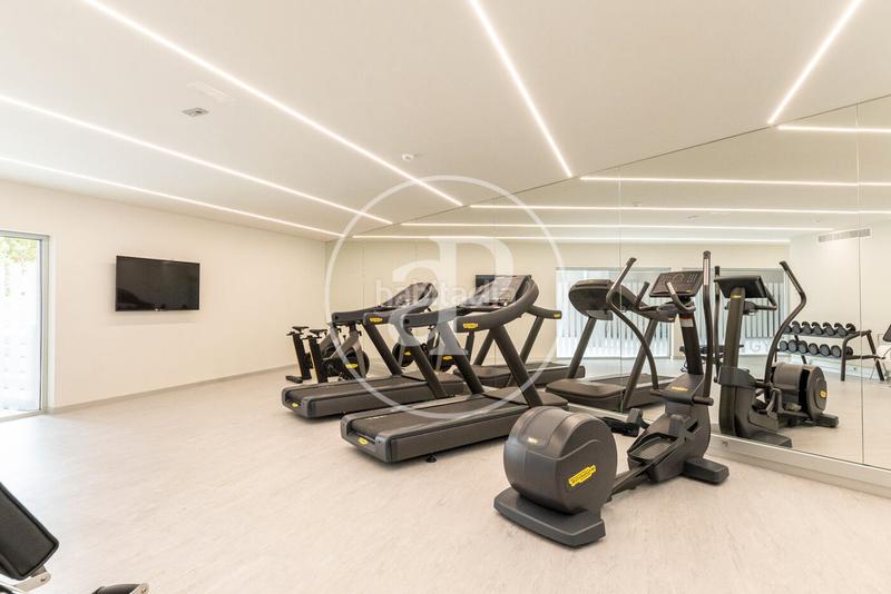 Foto 200872c4-6e23-4ff7-8b1a-cdd7c06f4255. Lloguer pis amb calefacció aparcament piscina a Acacias Madrid