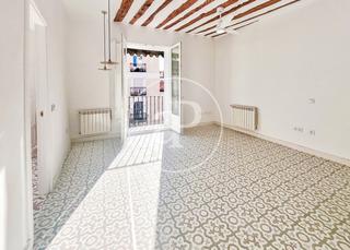 Pis  C. del ave maría. Exclusiva vivienda en venta reformada en calle ave maria