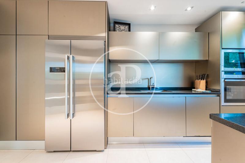 Foto 18e202a3-cdcf-4e49-9b2f-8d5cb1245936. Casa con riscaldamento parcheggio piscina in Canillejas Madrid