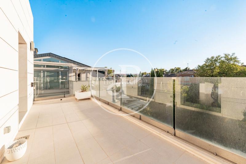 Foto 19d944ad-ed5f-4521-abc2-31f378525bb0. Casa con riscaldamento parcheggio piscina in Canillejas Madrid