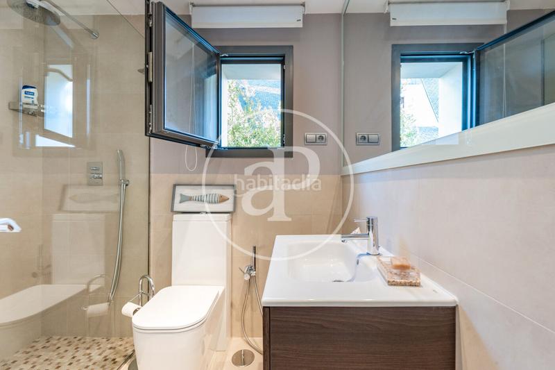 Foto 1b21d85b-3535-41bb-b70b-a3fc677bed36. Casa con riscaldamento parcheggio piscina in Canillejas Madrid