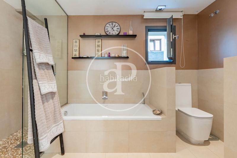 Foto 3600977d-b30b-47e3-a0cb-823867d1daaf. Casa con riscaldamento parcheggio piscina in Canillejas Madrid